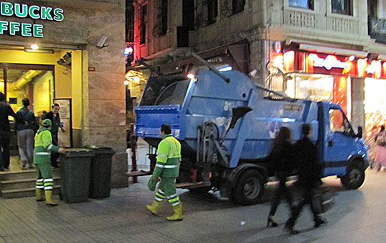 dustbinmen, Galata, Istanbul