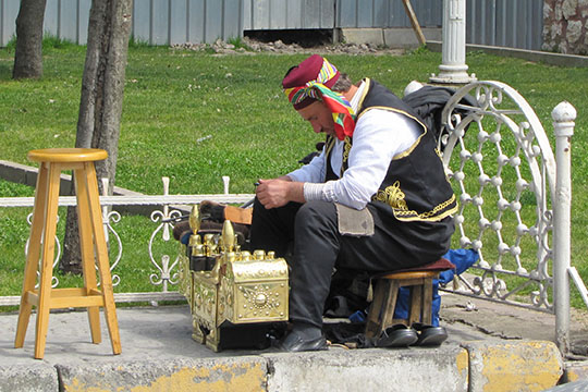 shoe-shine man, Istanbul