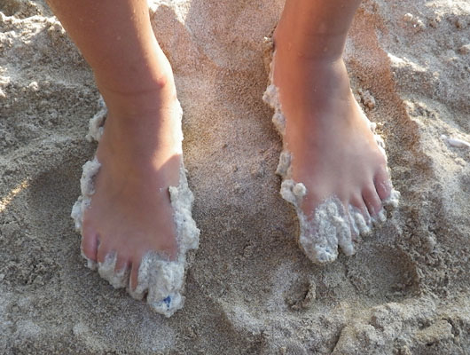 A rare case of foaming feet in Stoupa, near Kalamata, Peloponnese, Greece at The Cheshire Cat Blog