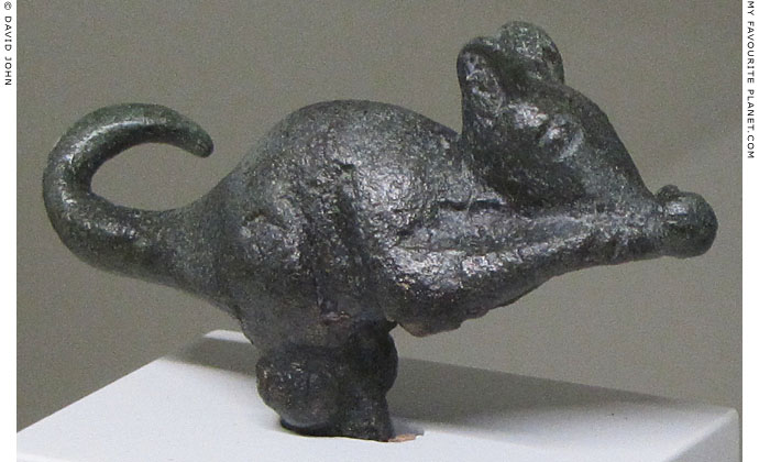 Bronze mouse from the Pergamon Asklepieion at My Favourite Planet