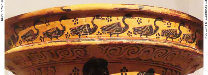 Water birds on the Nessos Amphora at My Favourite Planet