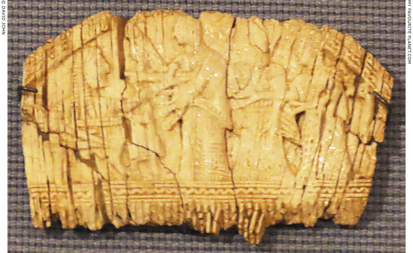 A Laconian ivory comb with a depiction of the Judgement of Paris at My Favourite Planet A Laconian ivory comb with a depiction of the Judgement of Paris at My Favourite Planet