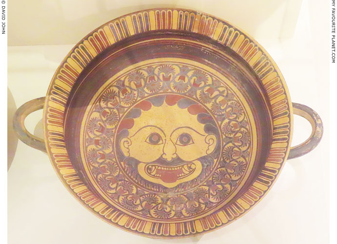A Gorgoneion on a Corinthian kylix by the Cavalcade Painter at My Favourite Planet A Gorgoneion on a Corinthian kylix by the Cavalcade Painter at My Favourite Planet